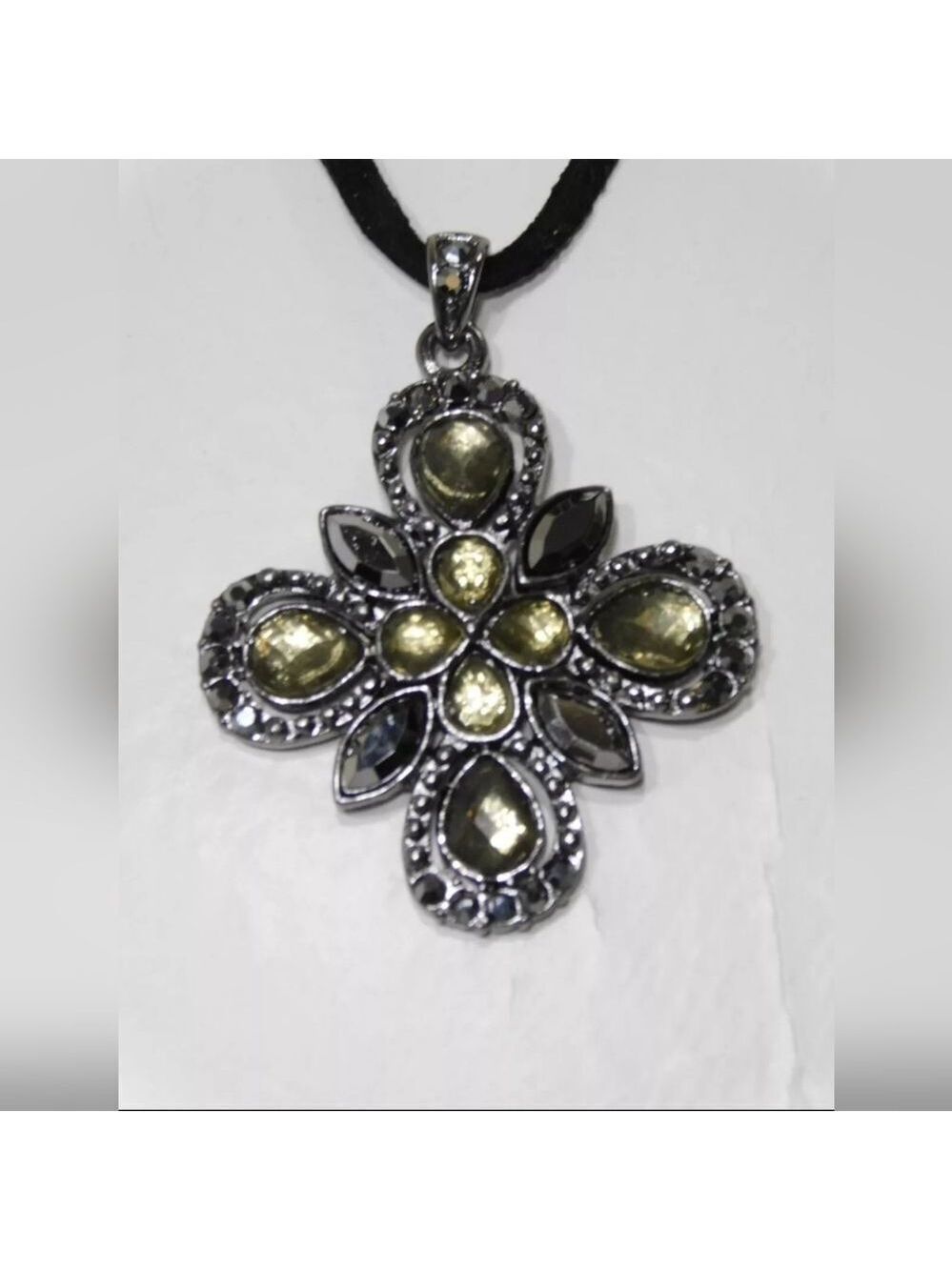 Lia Sophia  Pendant Necklace, 16-19", NWOT